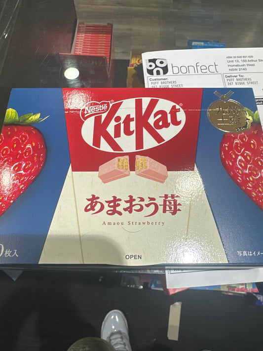 Kit Kat Japan strawberry